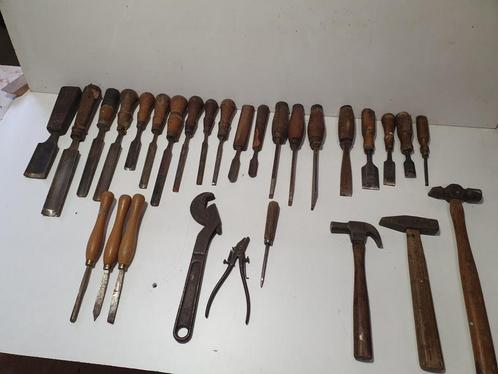 Antiek gereedschap houtbeitel,gutsen,hamers,zaagzettang enz, Antiek en Kunst, Antiek | Gereedschap en Instrumenten, Ophalen of Verzenden