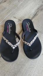 SKECHERS yoga foam slippers. Zwart met steentjes. Maat 39., Slippers, Skechers, Zwart, Ophalen of Verzenden