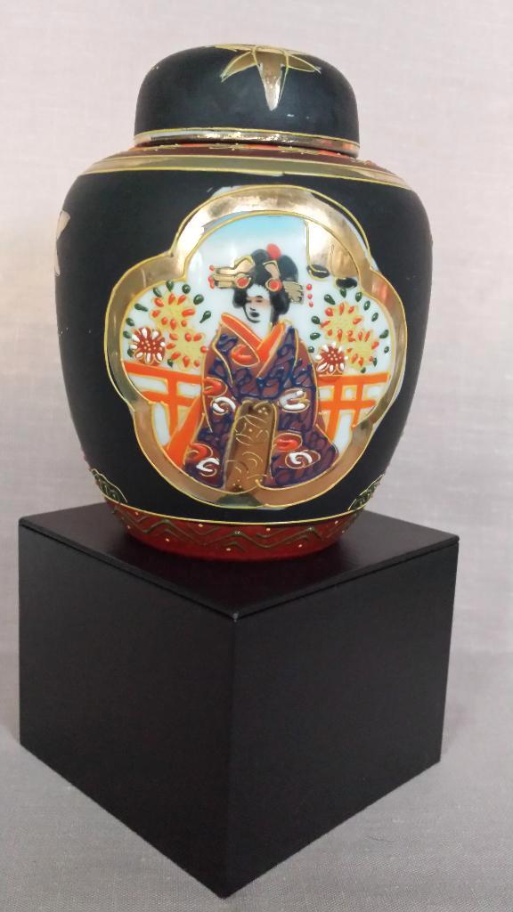 Vintage SATSUMA Dekselpot / THEEDOOS / Gemberpot = H 12,5 cm, Antiek en Kunst, Antiek | Porselein, Ophalen of Verzenden