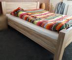 Bedframe hout en lattenbodem, Huis en Inrichting, Slaapkamer | Bedden, 180 cm, Ophalen of Verzenden, 210 cm, Zo goed als nieuw