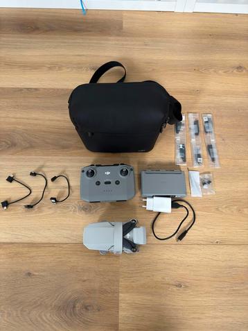DJI Mini 2 Fly More Combo - 30 vlieg min. Zo goed als nieuw! beschikbaar voor biedingen