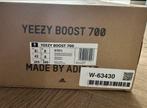 Yeezy Boost 700 Wave - Maat 42, Kleding | Heren, Schoenen, Ophalen of Verzenden, Zo goed als nieuw, Overige kleuren, Sneakers of Gympen