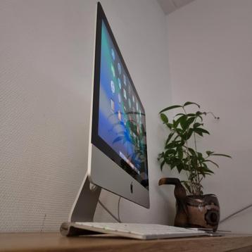 APPLE iMAC dun model met de Toetsenbord  beschikbaar voor biedingen