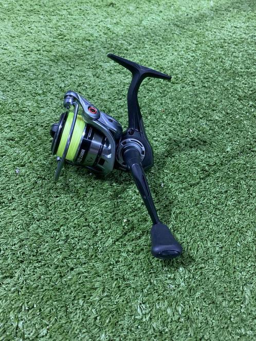 Nieuwe Savage Gear SG4 2500H molen + lijn, 9 lagers, Watersport en Boten, Hengelsport | Roofvissen, Nieuw, Molen, Ophalen of Verzenden