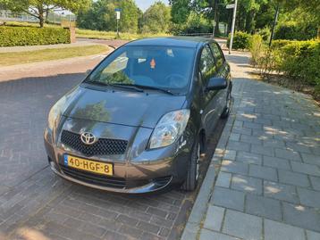 Toyota Yaris 1.3 16V Vvt-i 5DR 2008 Grijs beschikbaar voor biedingen