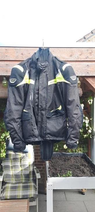 Zo goed als nieuwe motorjas beschikbaar voor biedingen