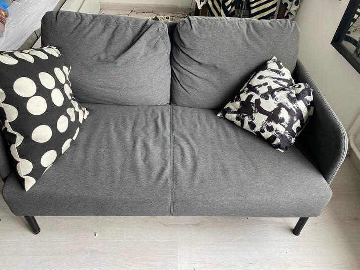 IKEA 2-zitsbank grijs - Glostad, Huis en Inrichting, Banken | Sofa's en Chaises Longues, Gebruikt, Tweepersoons, Minder dan 150 cm