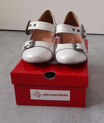 NIEUWE Helioform schoenen maat 40 Breedte G. Ivoor glansje beschikbaar voor biedingen