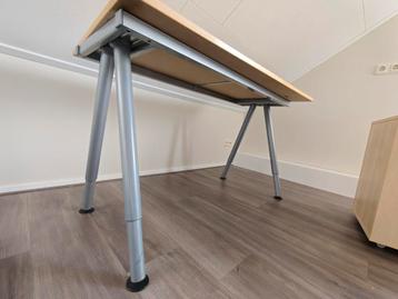 Bureau Gratis 1,20 x 0,6m Ikea Galant - afbeelding 2