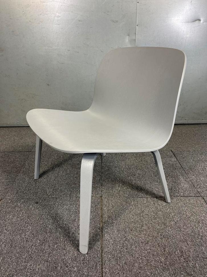 Muuto visu design fauteuil, Huis en Inrichting, Stoelen, Zo goed als nieuw, Vijf, Zes of meer stoelen, Hout, Grijs, Ophalen