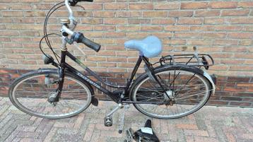 oude fiets beschikbaar voor biedingen