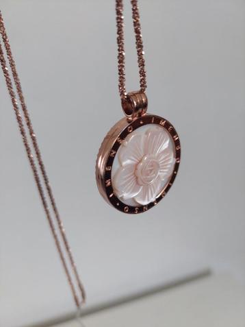 My Imenso medaillon kiss lock  roségoud met insignia beschikbaar voor biedingen