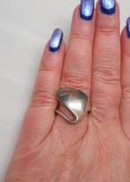 Zilveren modernist ring maat 17,5 nr.680, Sieraden, Tassen en Uiterlijk, Ringen, 17 tot 18, Ophalen of Verzenden, Dame, Zo goed als nieuw