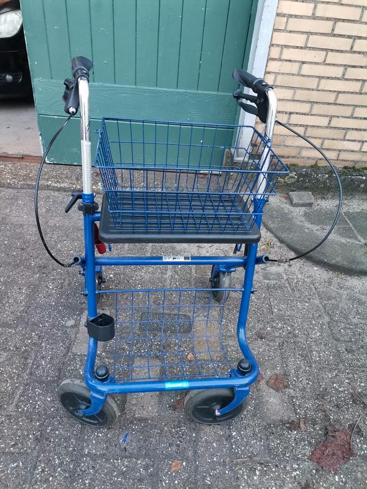 Rollators

Thuasne - Rollator Quatro - Opvouwbaar - Blauw -, Diversen, Rollators, Opvouwbaar, Ophalen