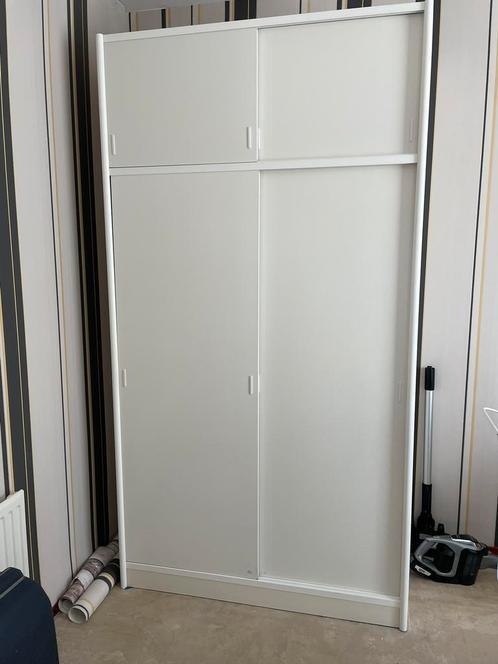 Kledingkast - ophalen 11 aug, moet zsm weg ivm verhuizing, Doe-het-zelf en Verbouw, Kozijnen en Schuifpuien, Zo goed als nieuw