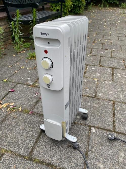 Sencys olieradiator NY1507-16M 1500W wit, Doe-het-zelf en Verbouw, Verwarming en Radiatoren, Gebruikt, Radiator, 800 watt of meer