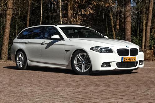 BMW 530d M-PAKKET PANORAMA EURO6 GROOT NAVI TREKHAAK, Auto's, BMW, Particulier, 5-Serie, 4x4, ABS, Airbags, Bluetooth, Boordcomputer