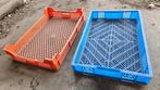 Stevige kunststof kratten – oranje/blauw – stapelbaar, Ophalen, Gebruikt, 40 tot 60 cm, 50 tot 75 cm