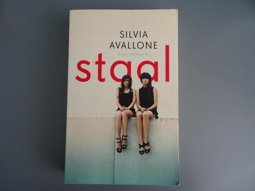 Silvia Avallone - staal, Boeken, Romans, Zo goed als nieuw, Ophalen of Verzenden