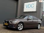 BMW 3-serie 316i High Executive | Automaat | Leder | 17'' LM, Automaat, 4 cilinders, Bruin, Leder