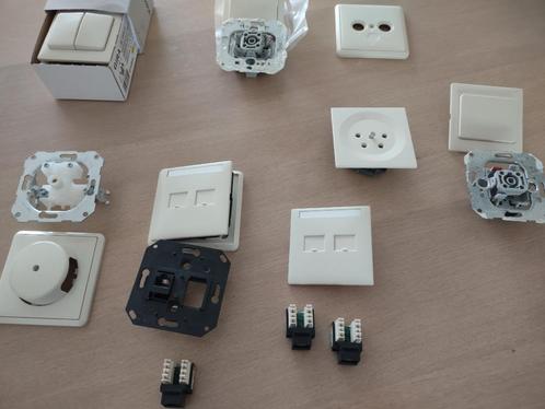 Diverse Gira schakelmaterialen, crème, gebruikt, goede staat, Hobby en Vrije tijd, Elektronica-componenten, Gebruikt, Ophalen of Verzenden