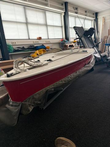 Prachtige Splash wedstrijdboot NED 2213 zeer compleet beschikbaar voor biedingen