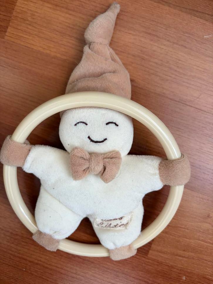 Ti Amo baby rammelaar / bijtring crème beige, Kinderen en Baby's, Speelgoed | Babyspeelgoed, Zo goed als nieuw, Rammelaar, Met geluid