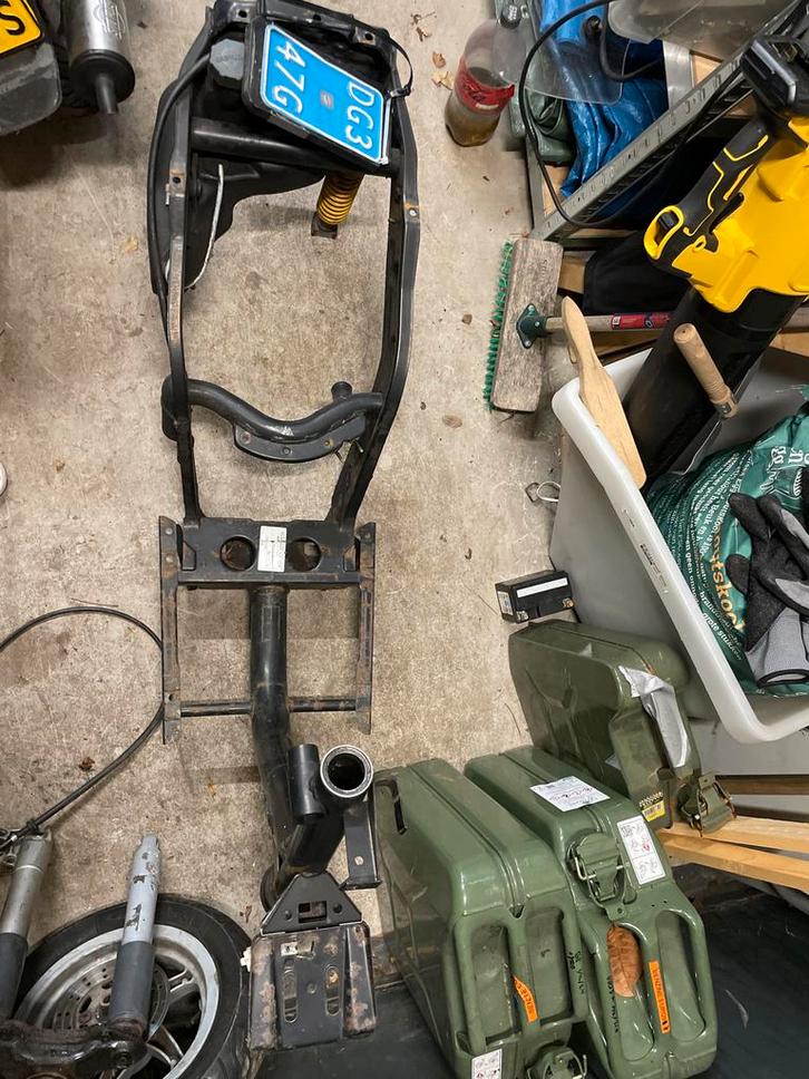 Piaggio Zip type 3 frame snor met wok, Fietsen en Brommers, Brommeronderdelen | Snorfietsen, Gebruikt, Piaggio, Frame, Ophalen