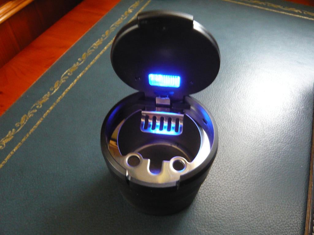 auto asbak met led verlichting zwart nieuw 7x7,5cm, Ophalen of Verzenden, Nieuw
