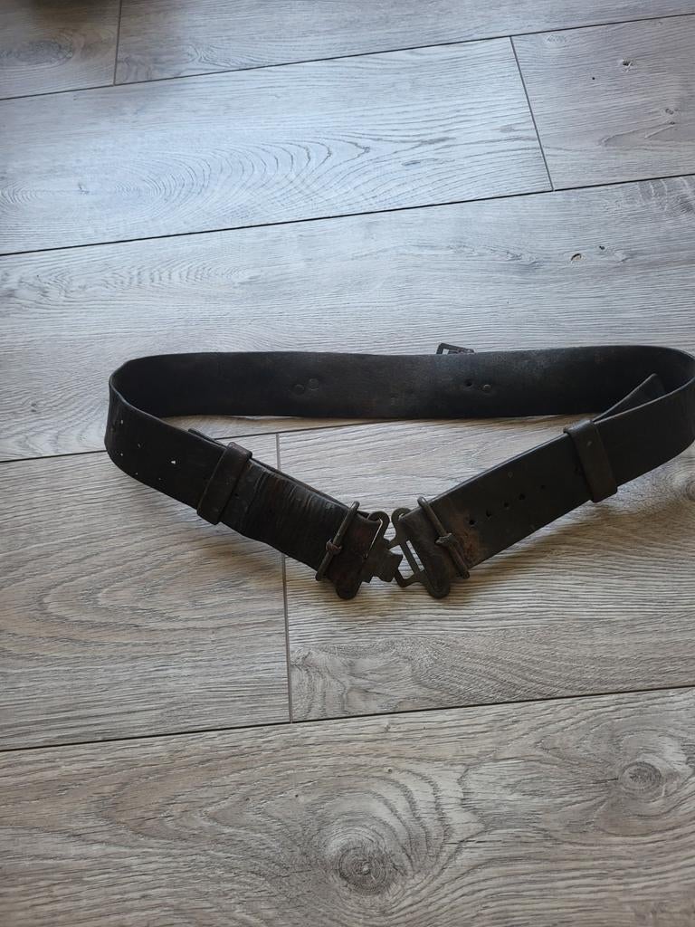 Te koop oude leren koppelriem, Ophalen of Verzenden, Landmacht, Nederland