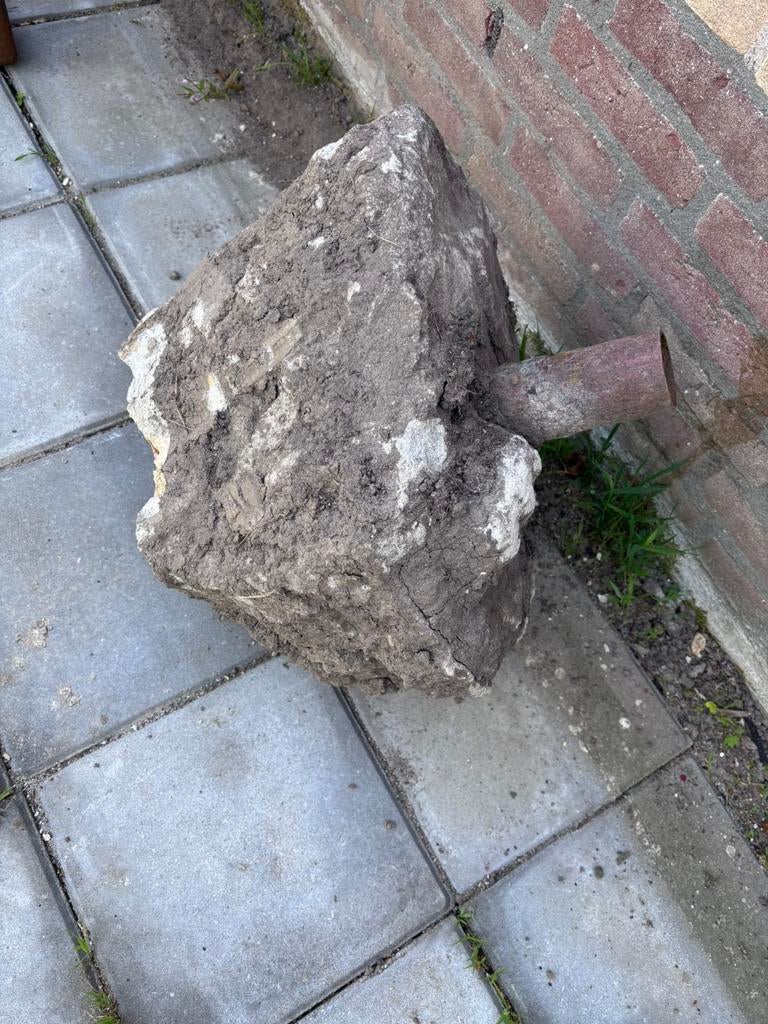 Grondankerpen voor droogmolen of parasol, Ophalen