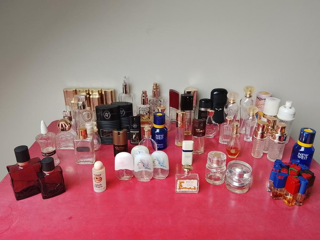 194 lege vintage parfum flessen, Ophalen of Verzenden, Gebruikt, Parfumfles