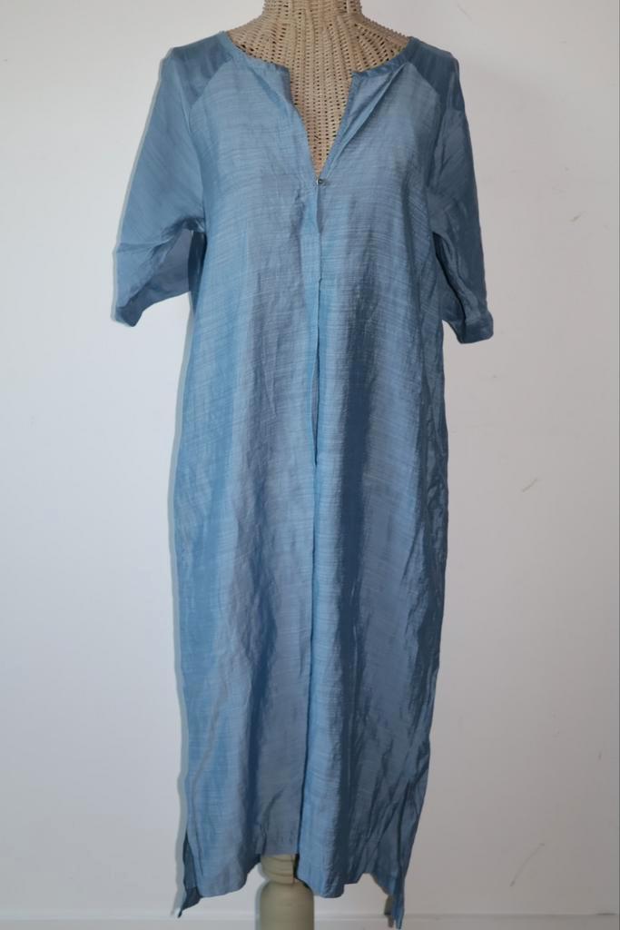 Humanoid prachtige lange blauwe jurk - Maat 38/M, Kleding | Dames, Jurken, Zo goed als nieuw, Blauw, Onder de knie, Ophalen of Verzenden