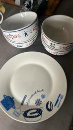 4 schaaltjes en 1 bord, Ophalen, Zo goed als nieuw, Overige stijlen, Bord(en)