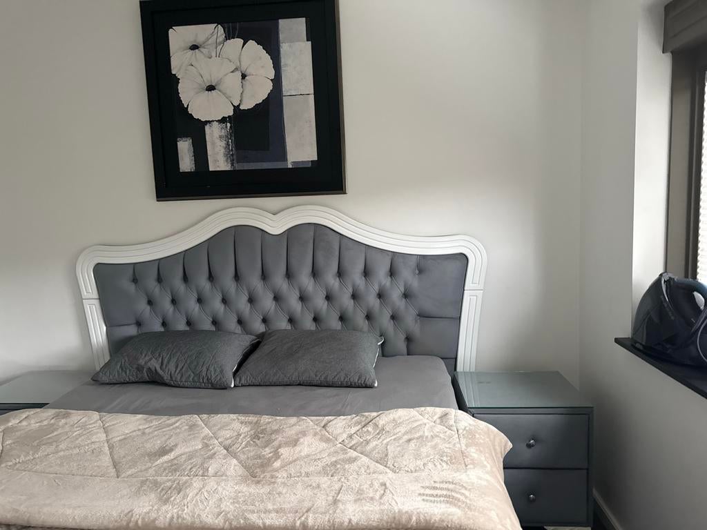 Luxe slaapkamer set: bed, nachtkastjes, voetenbank en meer, Ophalen, Overige materialen, Gebruikt, 65 cm of meer