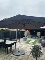 Grote zweefparasol met voet, Tuin en Terras, Parasols, Gebruikt, Zweefparasol, 3 tot 4 meter, Kantelbaar