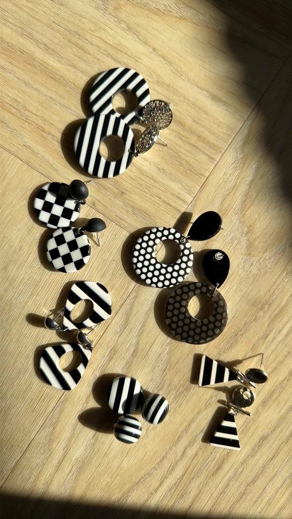 5 paar zwart/witte oorbellen, Sieraden, Tassen en Uiterlijk, Oorbellen, Nieuw, Hangers, Overige materialen, Zwart, Ophalen of Verzenden