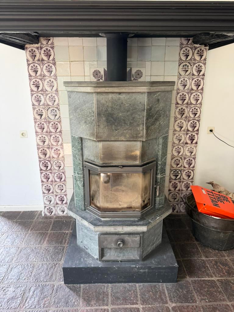 Grote Tulikivi kachel! Zelf demonteren +-1100 kilo, Huis en Inrichting, Kachels, Ophalen of Verzenden, Gebruikt, Hout, Houtkachel