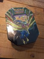 Pokemon tin, Ophalen of Verzenden, Nieuw, Boosterbox, Foil