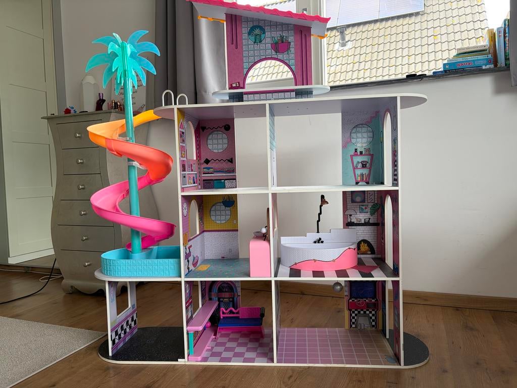 L.O.L. Surprise! OMG Huis met glijbaan en zwembad, Ophalen, Zo goed als nieuw, Meisje