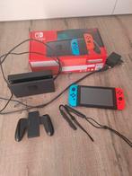 Nintendo Switch - Goede staat met accessoires, Spelcomputers en Games, Spelcomputers | Nintendo Switch, Ophalen of Verzenden, Zo goed als nieuw