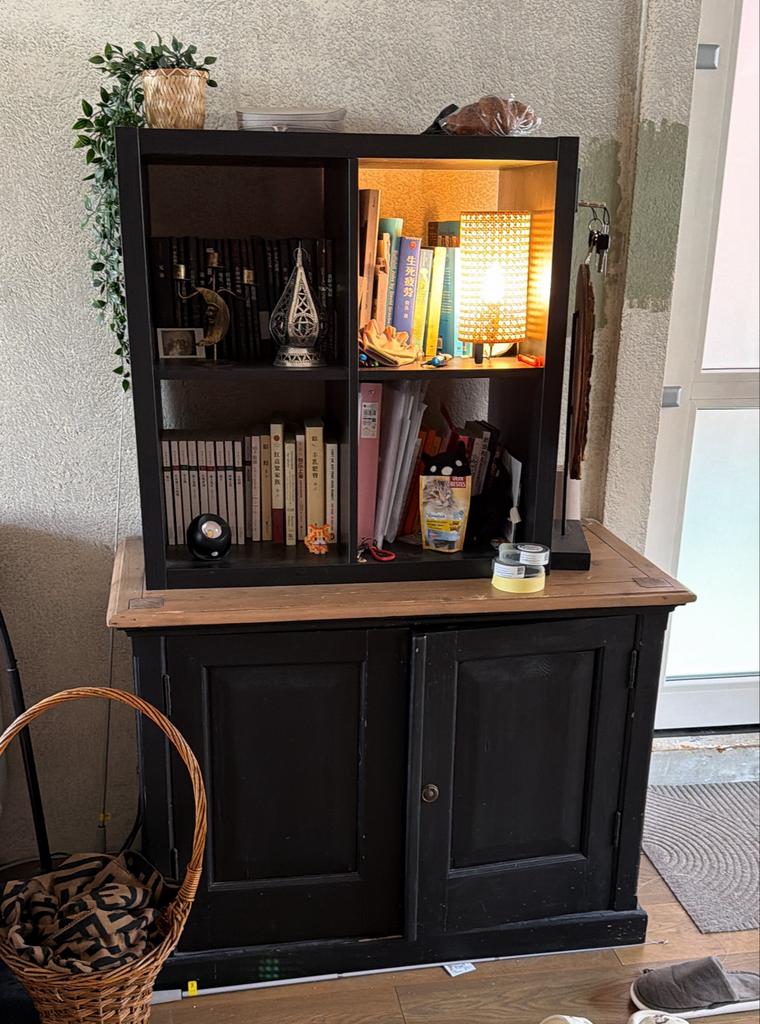 IKEA EKET kast en houten plank, Huis en Inrichting, Kasten | Boekenkasten, Met plank(en), Gebruikt, Minder dan 100 cm, 25 tot 50 cm