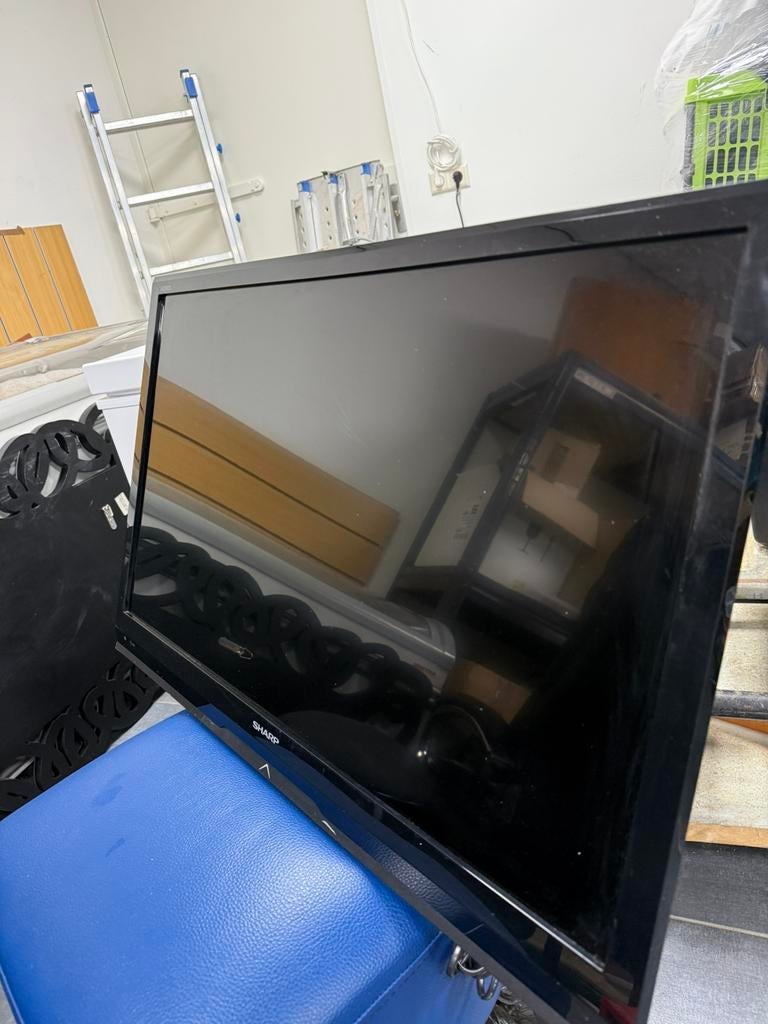 Sharp tv, 50 Hz, Ophalen of Verzenden, Zo goed als nieuw, 100 cm of meer
