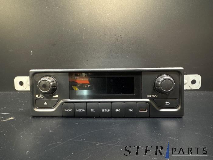 Radio van een Mercedes Sprinter, Auto-onderdelen, Elektronica en Kabels, Mercedes-Benz, Gebruikt, 3 maanden garantie, Ophalen of Verzenden