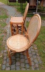 Vintage rotan stoelen set met bijzettafel, Huis en Inrichting, Stoelen, Gebruikt, Twee, Overige kleuren, Riet of Rotan