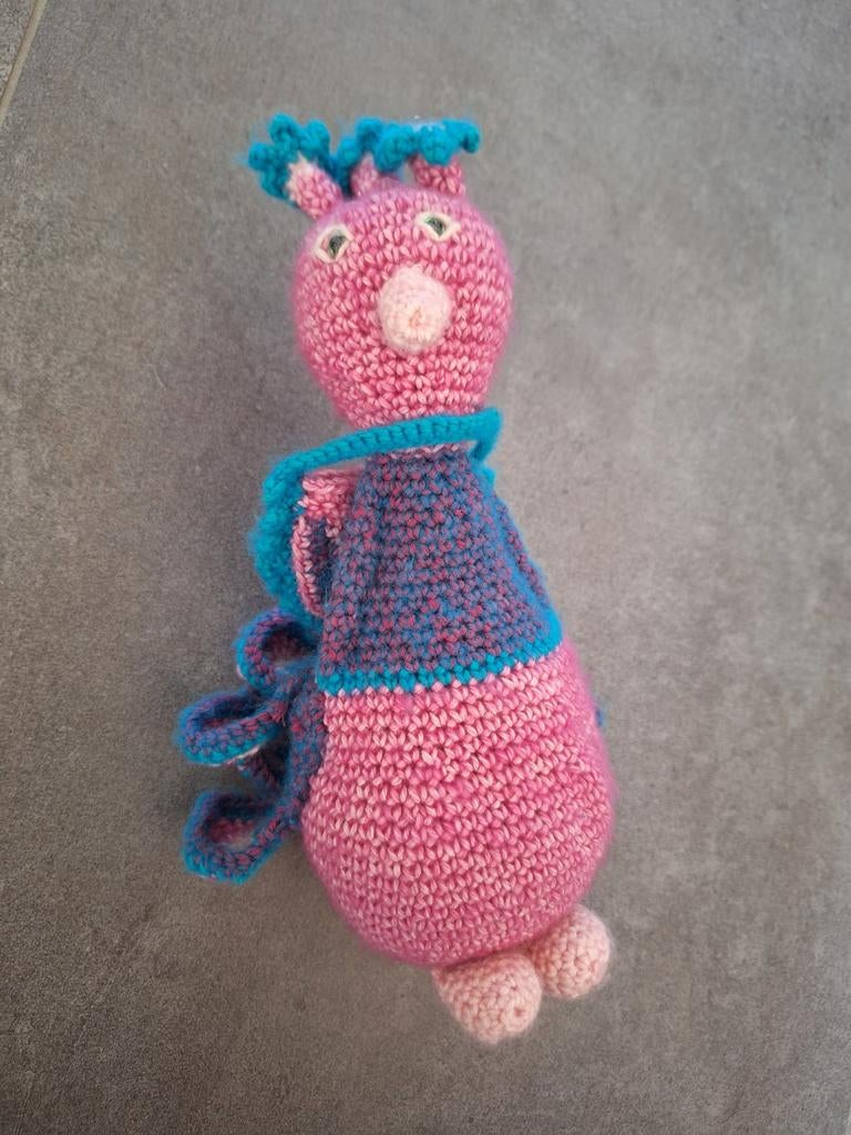 Knuffel pauw met tasje zelf gehaakt (niet gebruikt), Ophalen of Verzenden, Nieuw, Haken, Overige typen