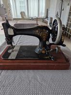 Antieke Singer Naaimachine met Houten Onderstel, Antiek en Kunst, Antiek | Naaimachines, Ophalen of Verzenden