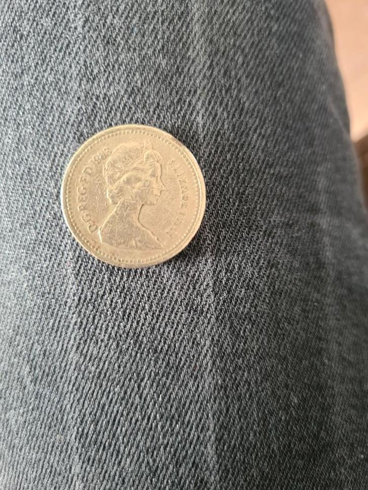 Britse Pond Munt 1983 - Koningin Elizabeth II, Postzegels en Munten, Munten | Europa | Niet-Euromunten, Losse munt, Overige landen