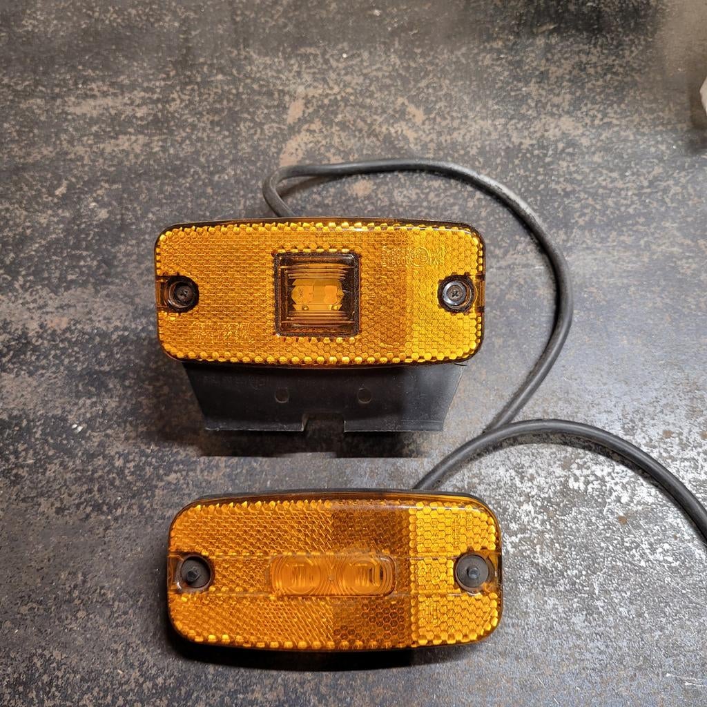 12 volt lampen 2 stuks, Ophalen