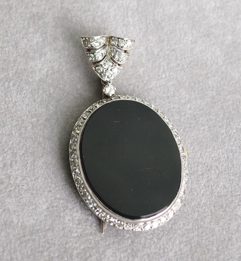 18 krt art deco medaillon met diamant, Ophalen of Verzenden, Goud, Broche, Met edelsteen